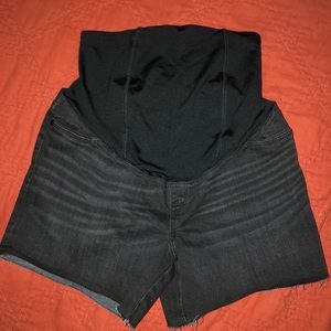 Isabel and Ingrid maternity shorts